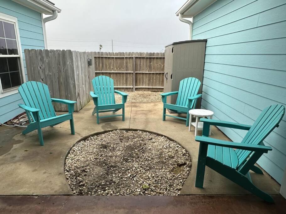 Barefoot Bungalow - Pet Friendly- 2 Bdrm Townhome Corpus Christi Exteriör bild