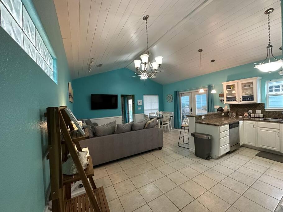 Barefoot Bungalow - Pet Friendly- 2 Bdrm Townhome Corpus Christi Exteriör bild