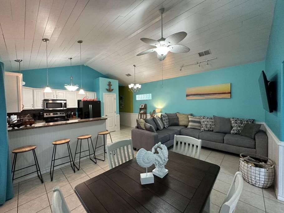 Barefoot Bungalow - Pet Friendly- 2 Bdrm Townhome Corpus Christi Exteriör bild