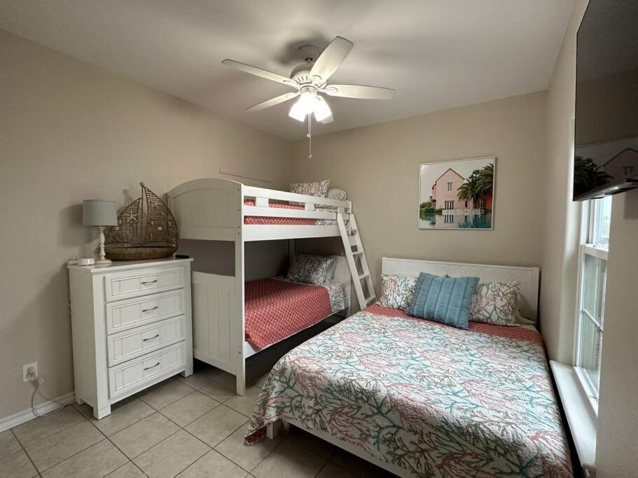 Barefoot Bungalow - Pet Friendly- 2 Bdrm Townhome Corpus Christi Exteriör bild
